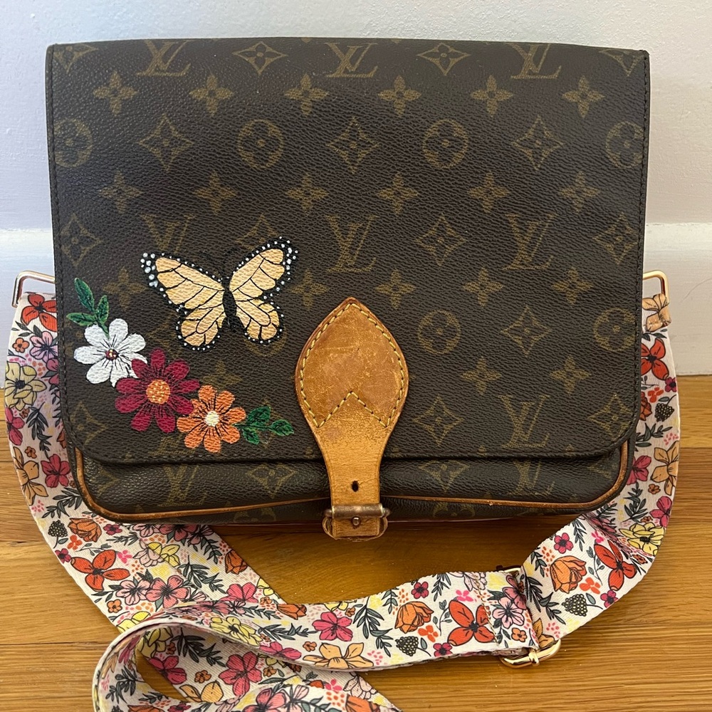 Authentic Louis Vuitton Cartouchiere GM